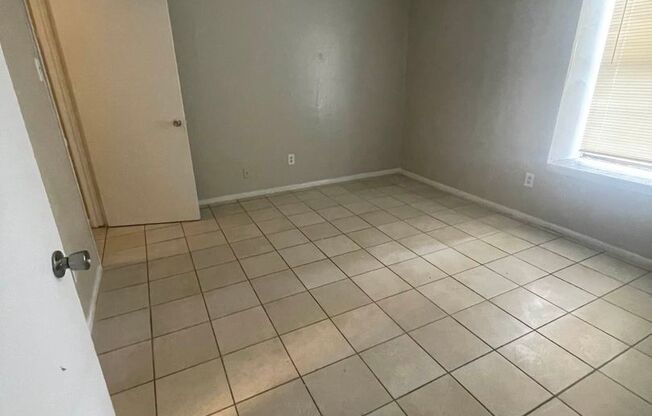 1 bed, 1 bath, 624 sqft, $699, Unit 40