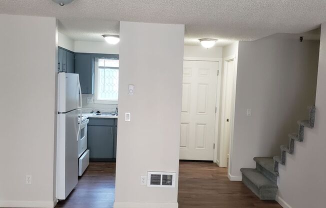 2 beds, 1.5 baths, 925 sqft, $1,595, Unit 43