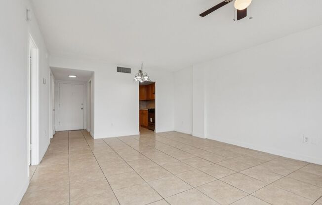 1 bed, 1.5 baths, 780 sqft, $1,850, Unit 210N