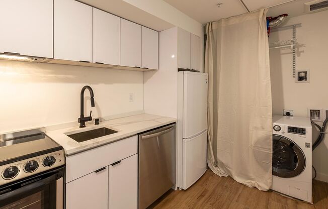 Studio, 1 bath, 250 sqft, $1,200, Unit 02