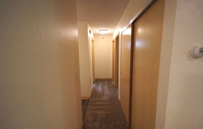 2 beds, 2 baths, 915 sqft, $1,725, Unit 220