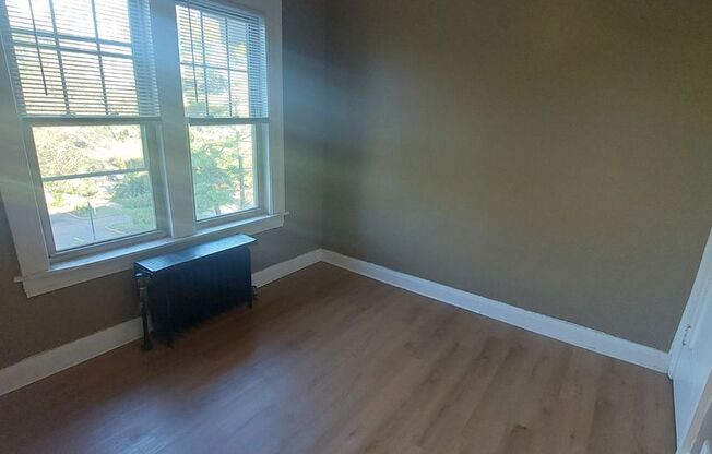 1 bed, 1 bath, 700 sqft, $900, Unit 222-28