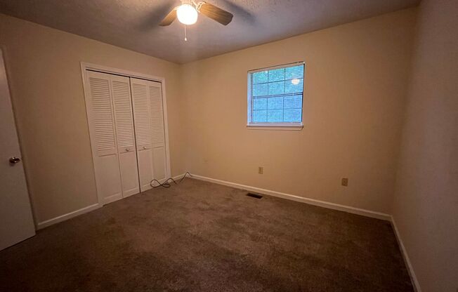 2 beds, 1.5 baths, 880 sqft, $925