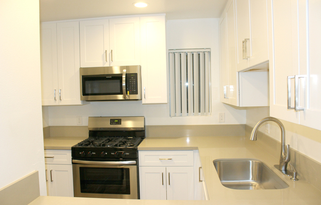 2 beds, 2.5 baths, $3,695, Unit 103