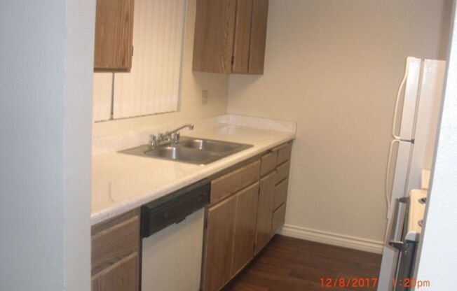 2 beds, 2 baths, 875 sqft, $2,475, Unit 11
