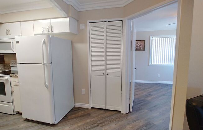 2 beds, 2 baths, 960 sqft, $2,895, Unit 101