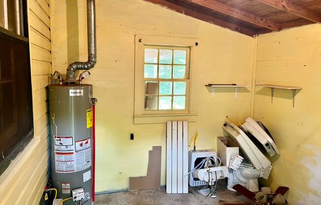 2 beds, 1 bath, $800