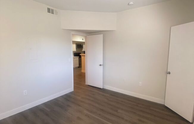 1 bed, 1 bath, $1,400, Unit 2058