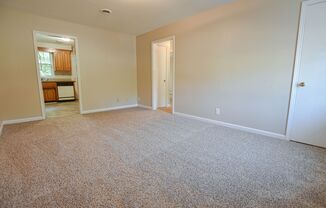 2 beds, 1 bath, $850, Unit B