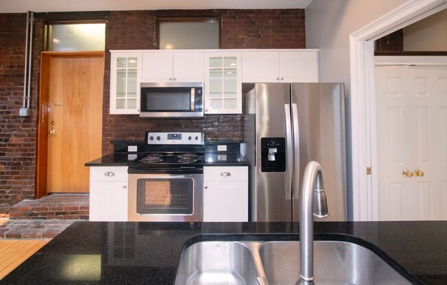 1 bed, 1 bath, $2,095, Unit 8