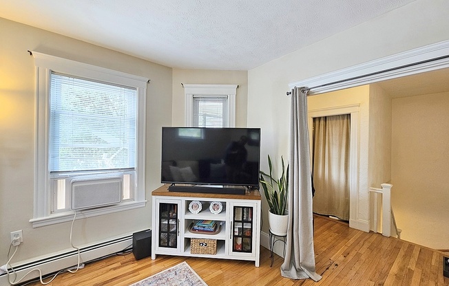 26 JULIA ST