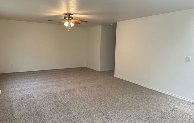 Super Clean 3 Bedroom Home -   Pet Considered - In NE Albany