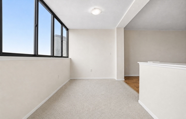 1 bed, 1 bath, 833 sqft, $3,100, Unit 21B