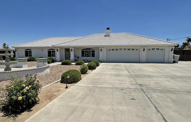 9363 8 AVE