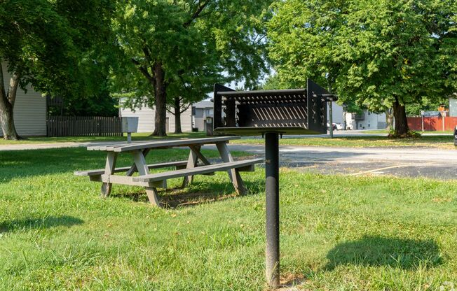 2 beds, 1 bath, 700 sqft, $825, Unit 2430-4 L