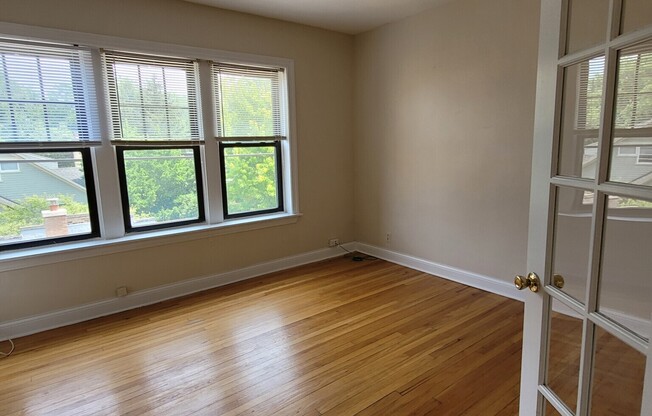 925 Forest Ave 27-1W
