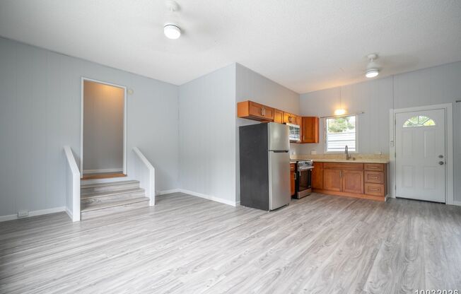 Recently Renovated 2BR/1BA/2 tandem PKG (covered & uncovered) in Kalihi Valley!