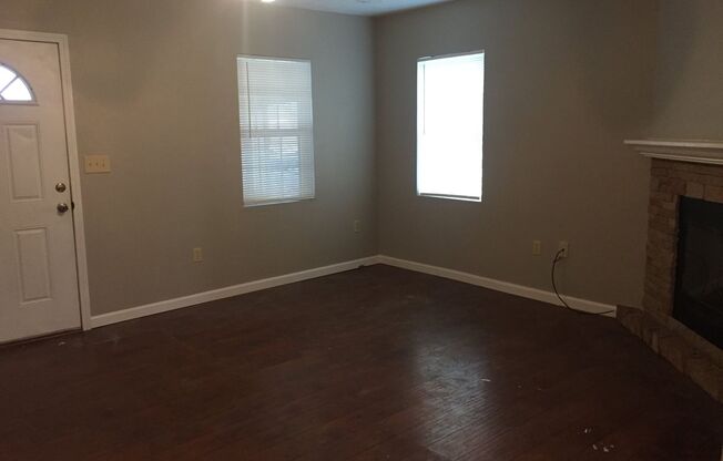 2 beds, 1.5 baths, $900