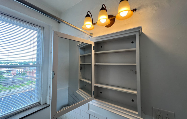 Studio, 1 bath, 440 sqft, $865, Unit 711