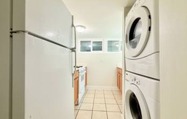 Spacious Basement Apartment in SLC!
