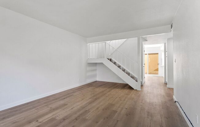 Remodeled End-Unit Townhouse w/ Ground Floor Bedroom