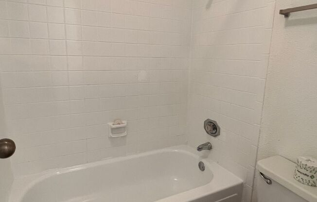 1 bed, 1.5 baths, 776 sqft, $975, Unit 24-1104