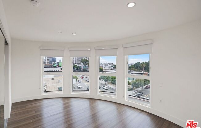 2 beds, 2 baths, 923 sqft, $3,995, Unit 404