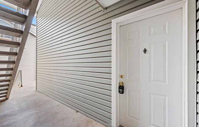 Bright & Inviting 1-Bedroom Aurora Condo with Private Patio