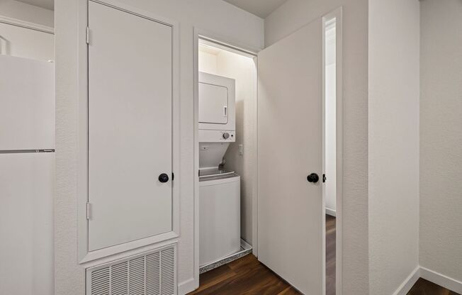 2 beds, 2 baths, 867 sqft, $1,725, Unit 74