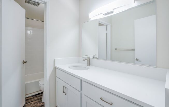 2 beds, 1 bath, 1,015 sqft, $1,650, Unit 191