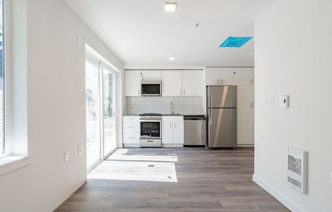 Studio, 1 bath, 301 sqft, $1,349, Unit 02