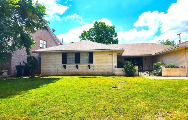 2224 NW 49th St