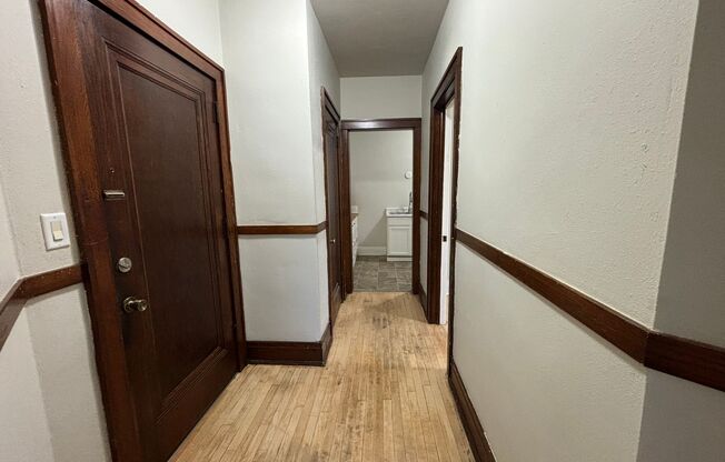 1 bed, 1 bath, $795, Unit Unit 2