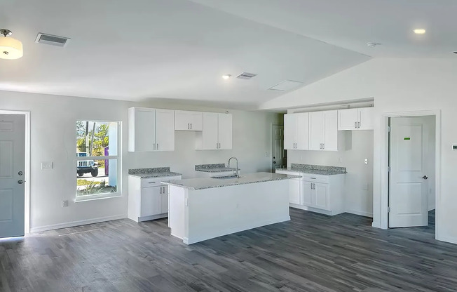 Modern & Stunning 3 BR New Construction Home in Cape Coral