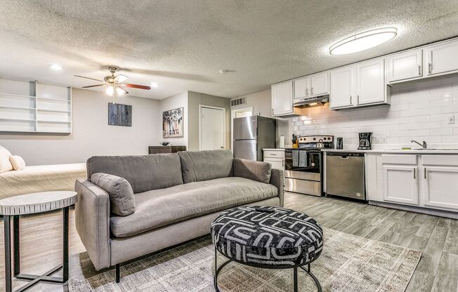 Studio, 1 bath, 555 sqft, $749