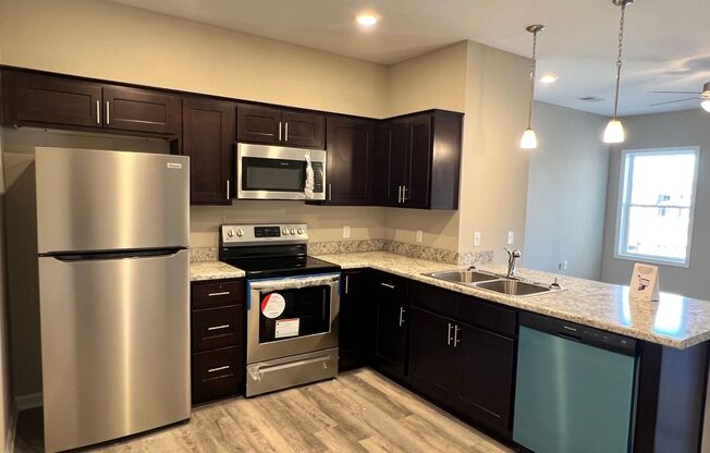 1 bed, 1 bath, 775 sqft, $1,100, Unit C205