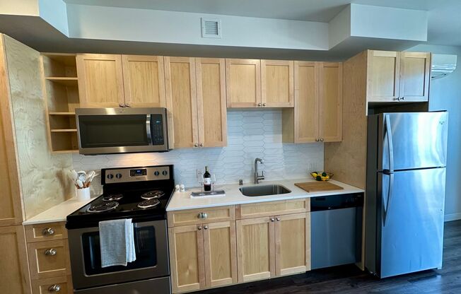 Studio, 1 bath, 430 sqft, $1,499, Unit Unit 412