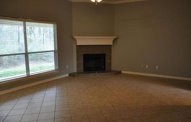 Coming Soon: 3 bedroom 2 bath in South Tyler! *LEASE UP*