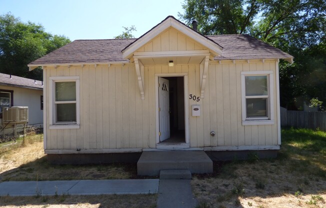 2br/1 Bath Home in Town