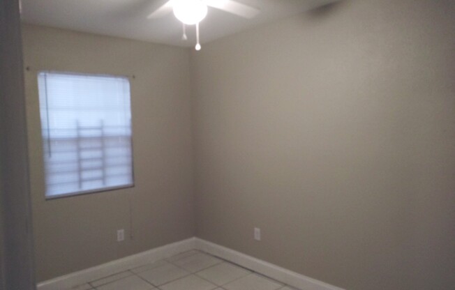 4 beds, 1 bath, $1,700