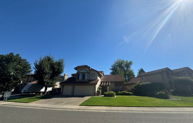 BEAUTIFUL 2 STORY IN FOLSOM WITH 4 BED, 3 FULL BATH, & 3 CAR GARAGE