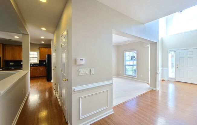 5 beds, 3 baths, $2,695