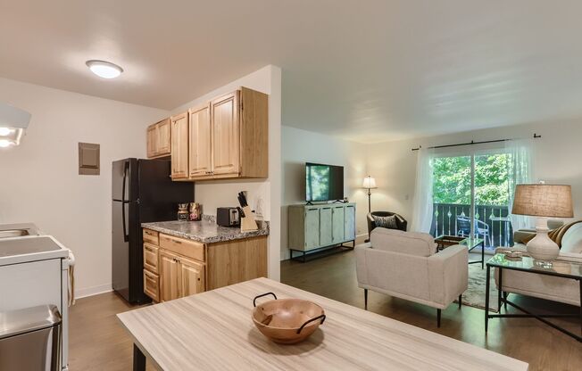 1 bed, 1 bath, $2,695, Unit # J 24