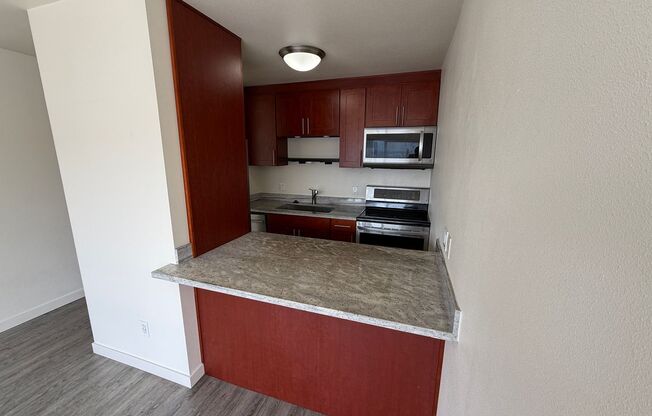 3 beds, 1 bath, 980 sqft, $2,995, Unit R-412