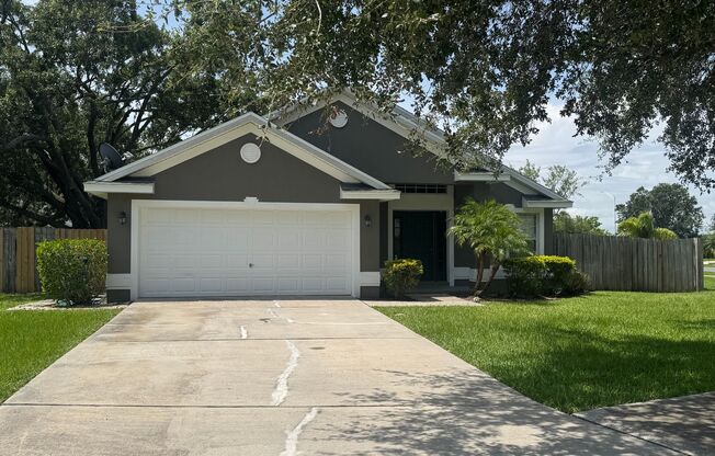 Central Lakeland 3bedroom 2 bath!