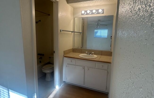 Studio, 1 bath, 400 sqft, $1,125, Unit WWK-404