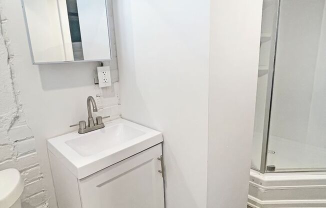 Studio, 1 bath, 345 sqft, $895, Unit 15