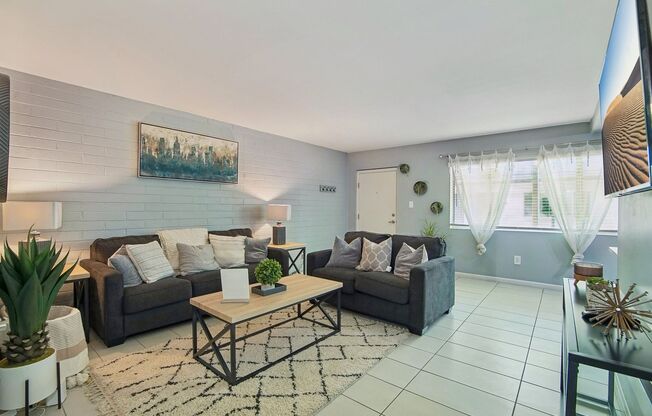 2 beds, 1 bath, 900 sqft, $1,125, Unit 29