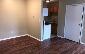 Quiet Pleasant Ridge Apartment