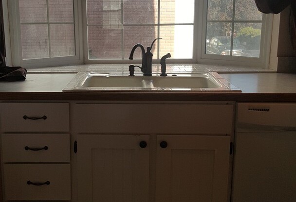 Sandy 3 Bed 2 1/2 Bath Town Home
